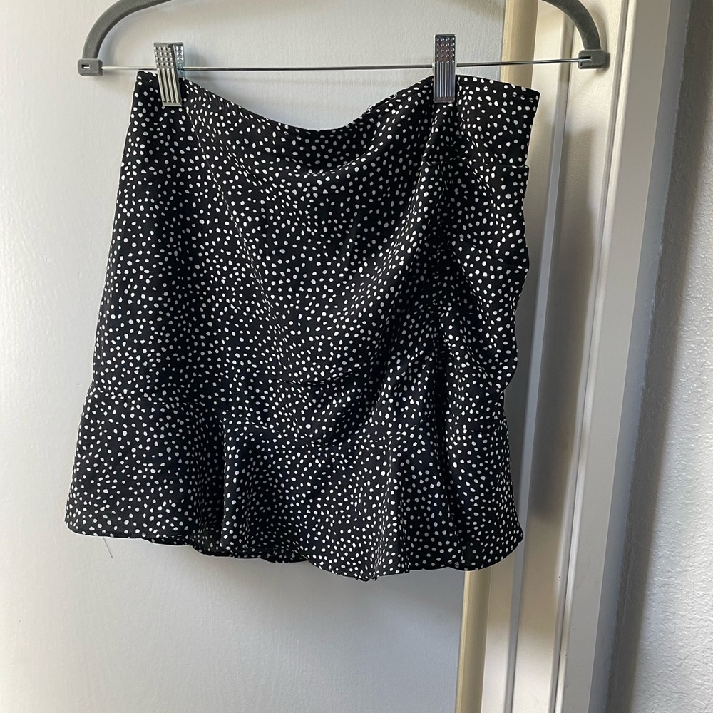 Abercrombie & Fitch Black and White Dotted Mini Skirt